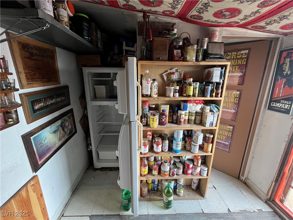 100 West Crook Avenue Property Photo 13
