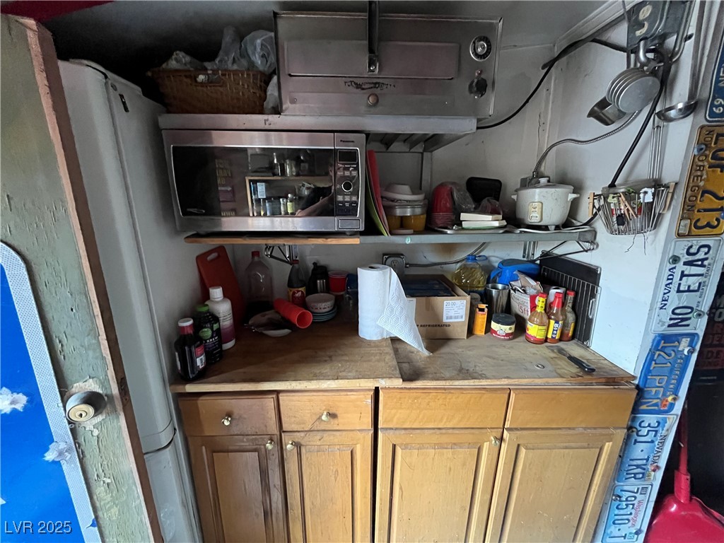 100 West Crook Avenue Property Photo 14