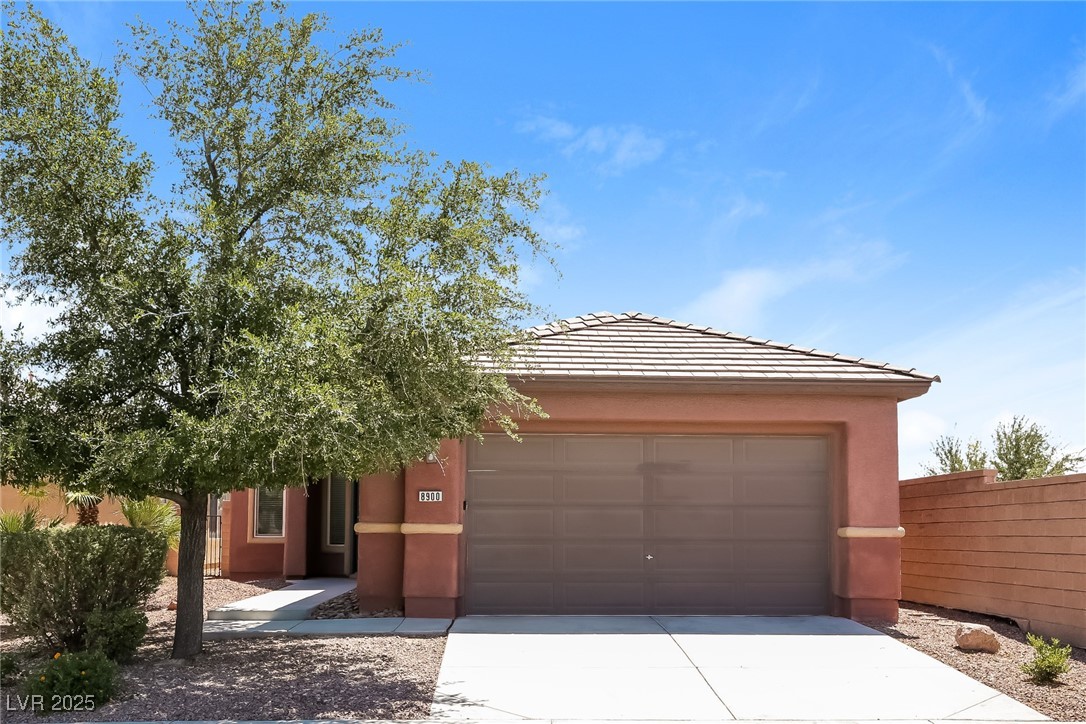 8900 Magnolia Point Court Property Photo 1