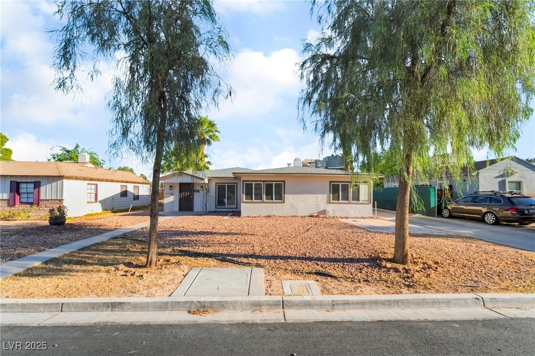 1106 NORMAN Avenue Property Photo 1