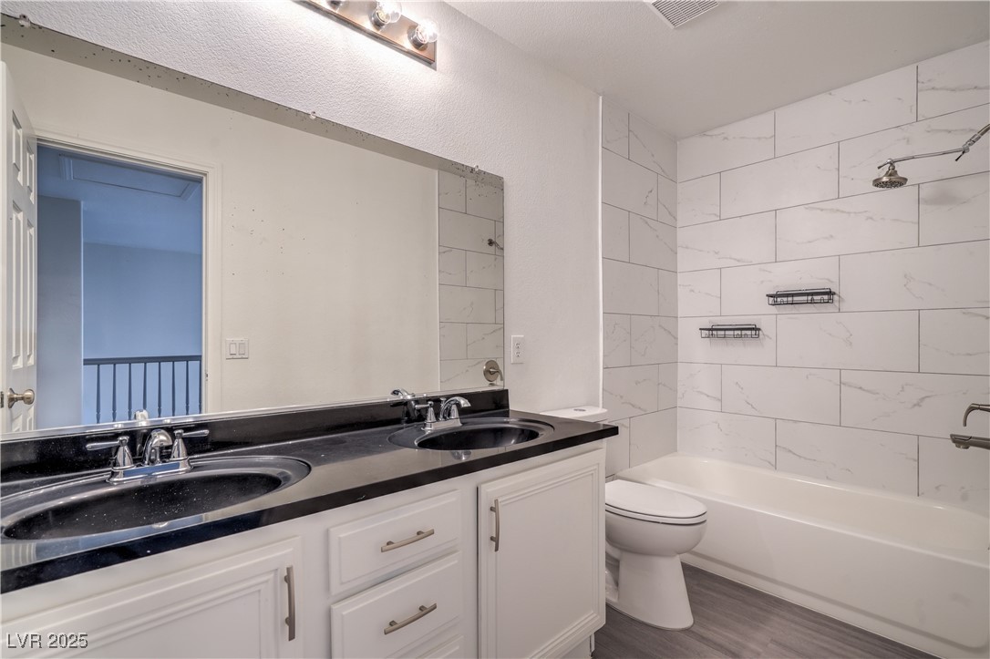 620 Bianca Bay Street Property Photo 5