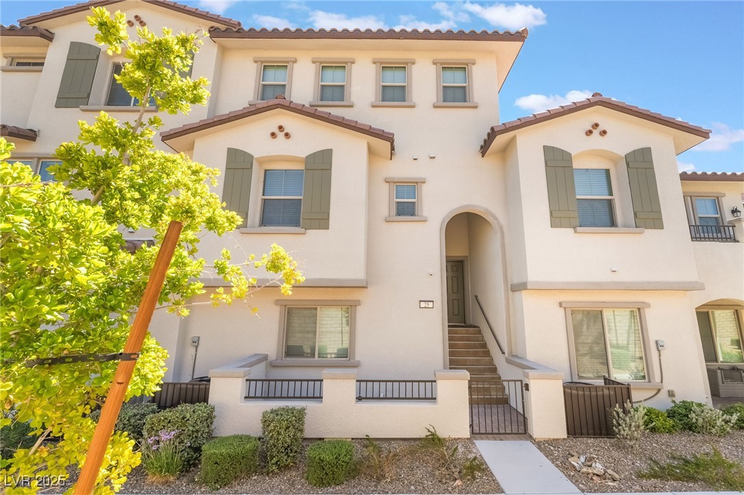 25 Lomita Heights Drive Property Photo 1