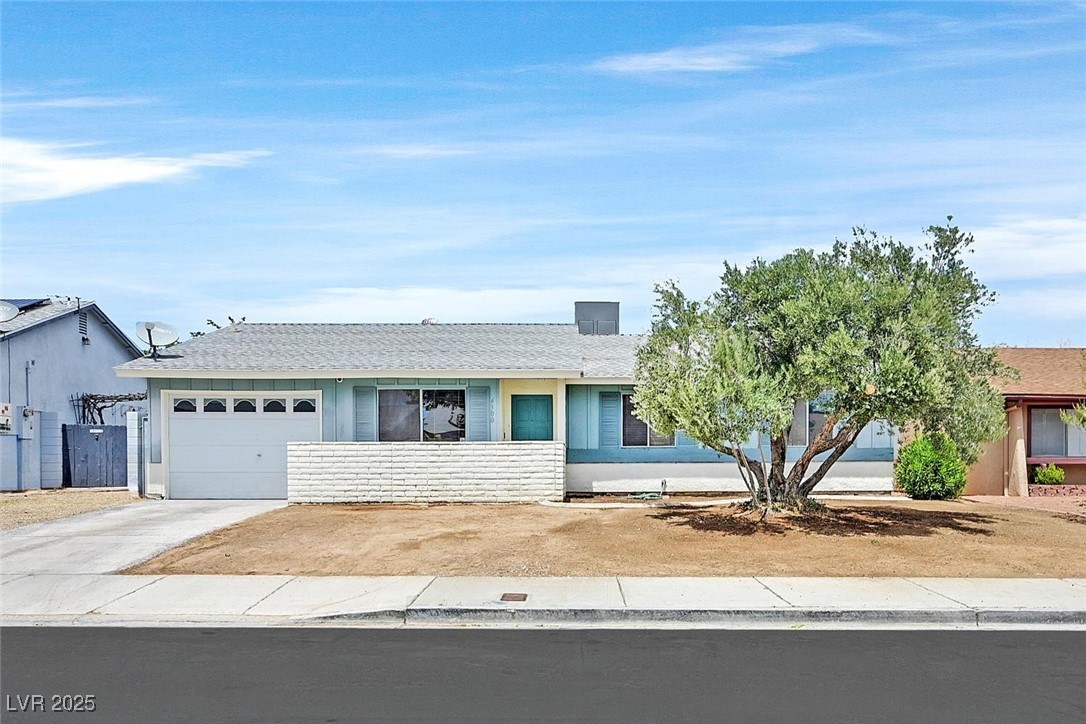 6300 Santa Cruz Avenue
