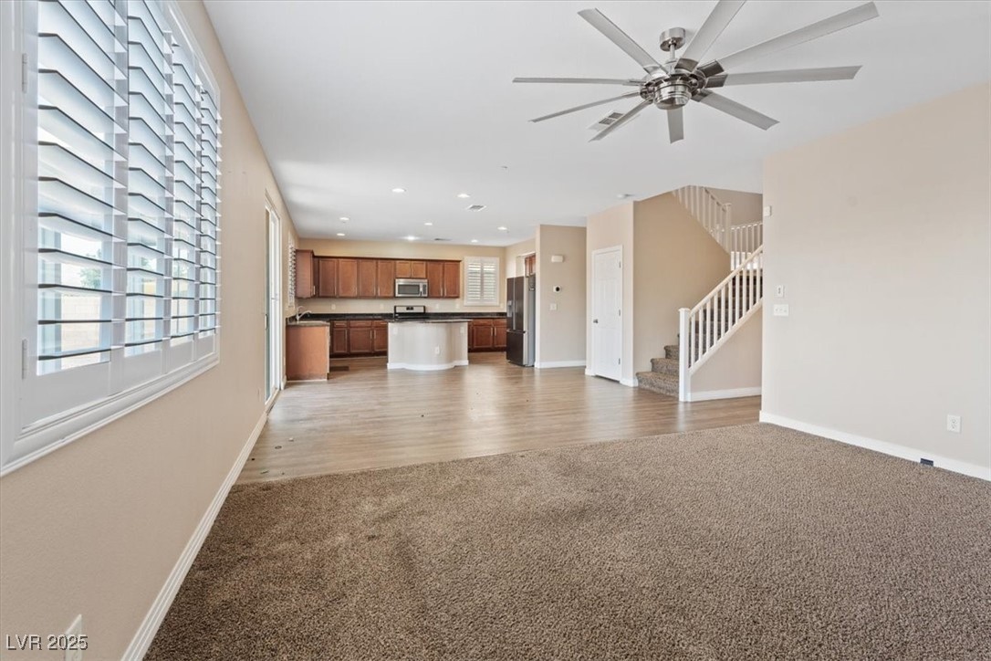 1121 Copper Grass Street Property Photo 5
