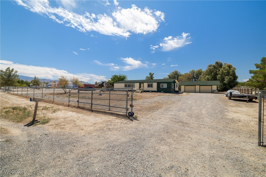 711 West Jarvis Road Property Photo 1