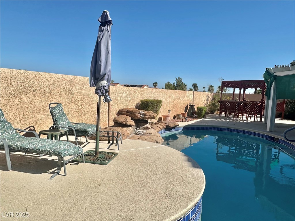 8221 Creek Water Lane Property Photo 6