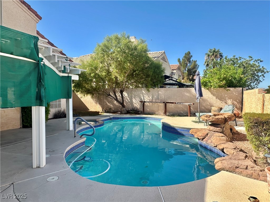 8221 Creek Water Lane Property Photo 7
