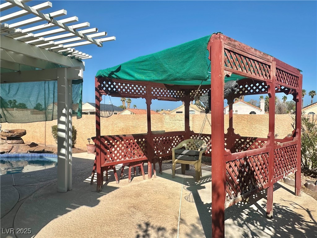 8221 Creek Water Lane Property Photo 8