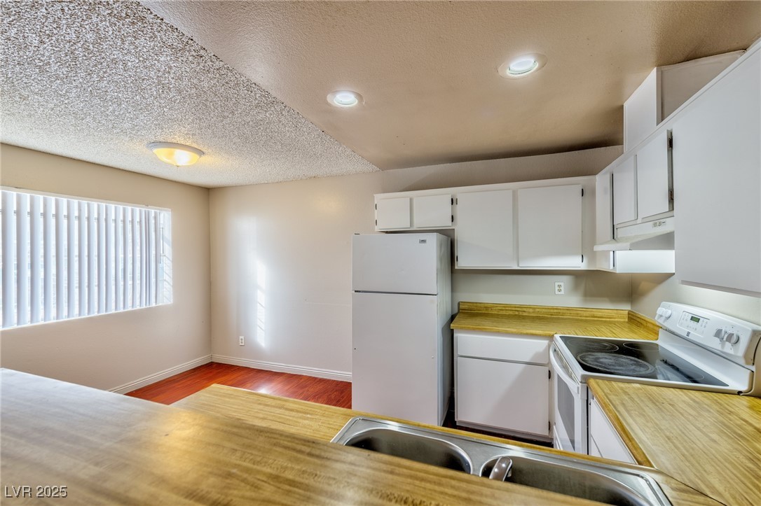 1914 Dwarf Star Drive Property Photo 17