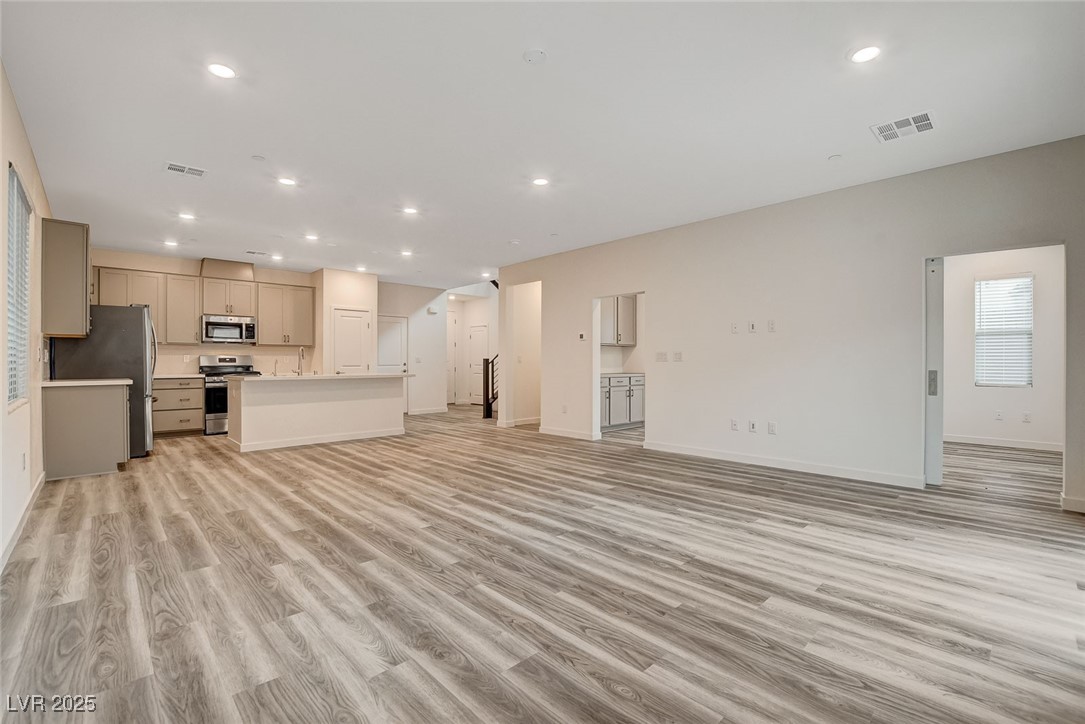 91 Medianoche Street Property Photo 11