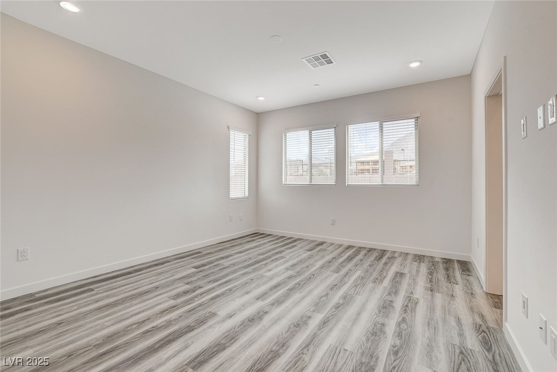 91 Medianoche Street Property Photo 32