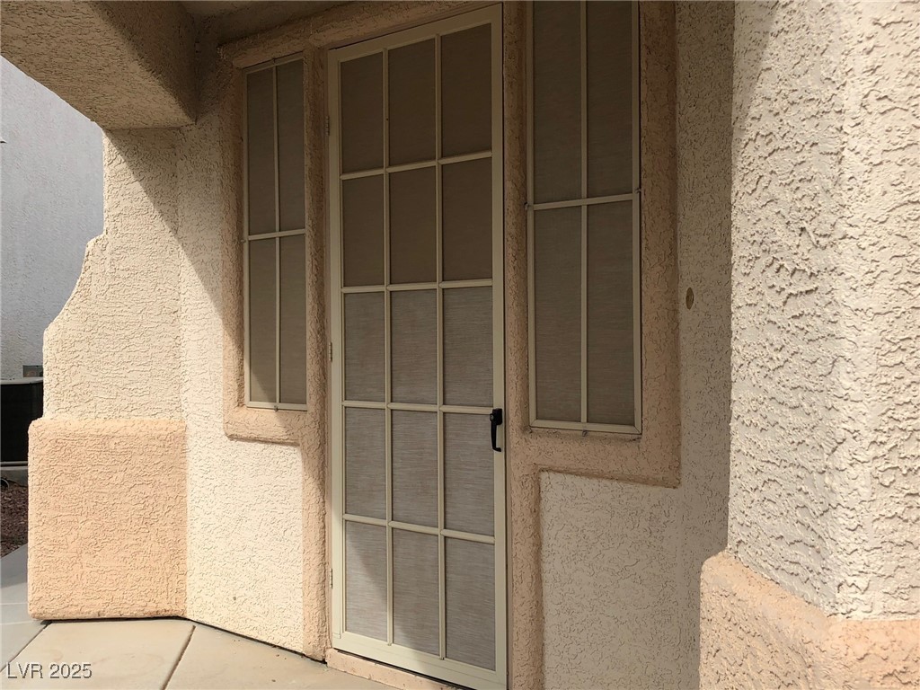 7606 Brambleberry Court Property Photo 4