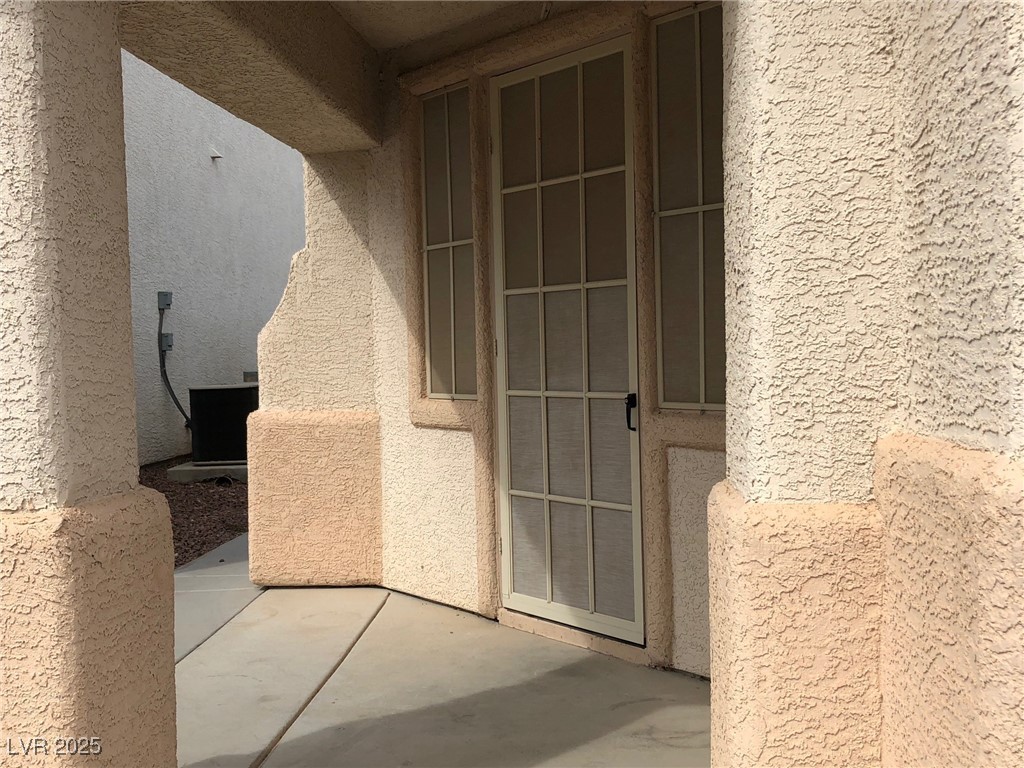 7606 Brambleberry Court Property Photo 5