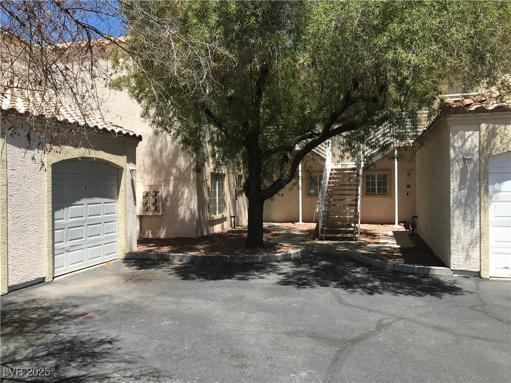 1900 North Torrey Pines Drive 212 Property Photo 1