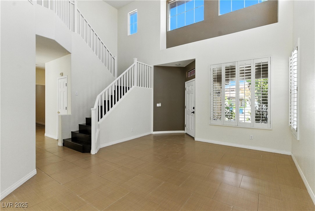3034 Scenic Valley Way Property Photo 6