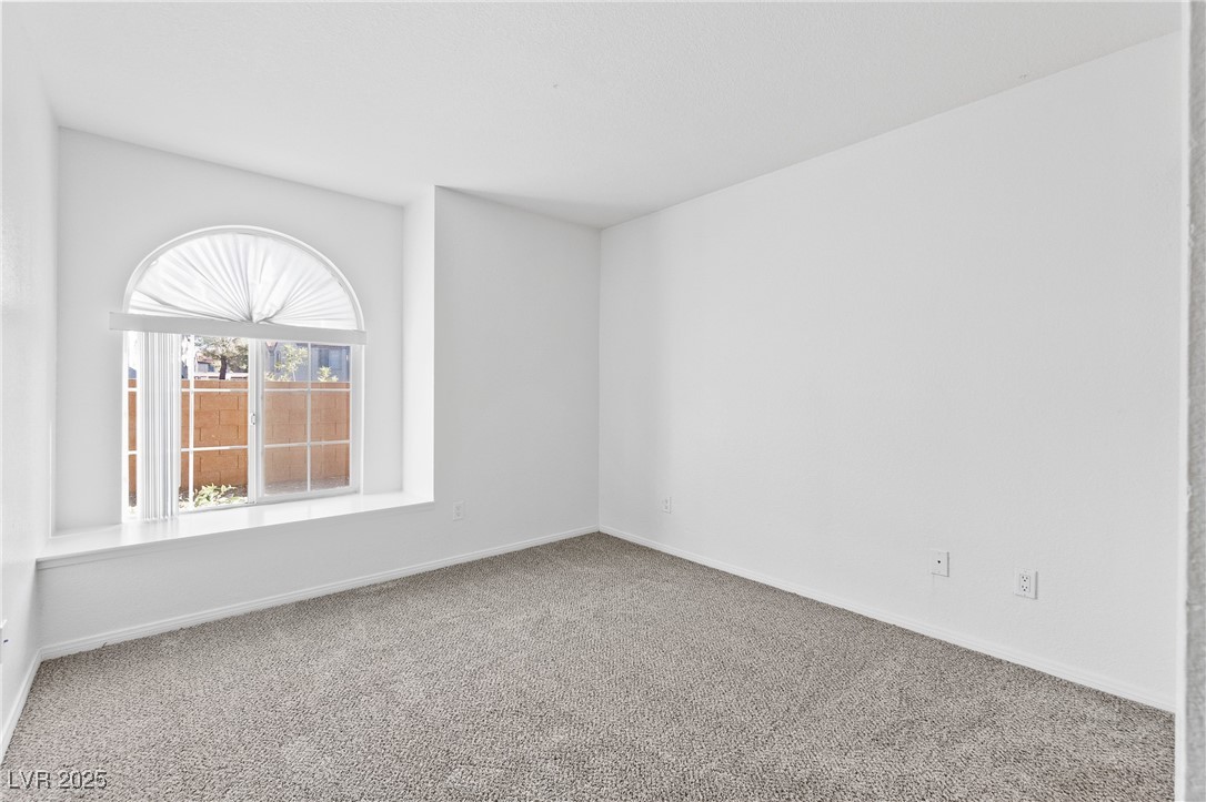9325 West Desert Inn Road 190 Property Photo 12