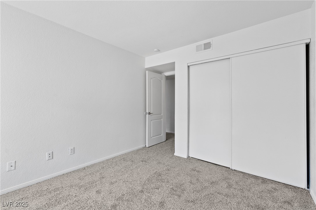 9325 West Desert Inn Road 190 Property Photo 16