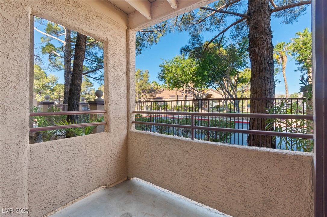 9325 West Desert Inn Road 190 Property Photo 18
