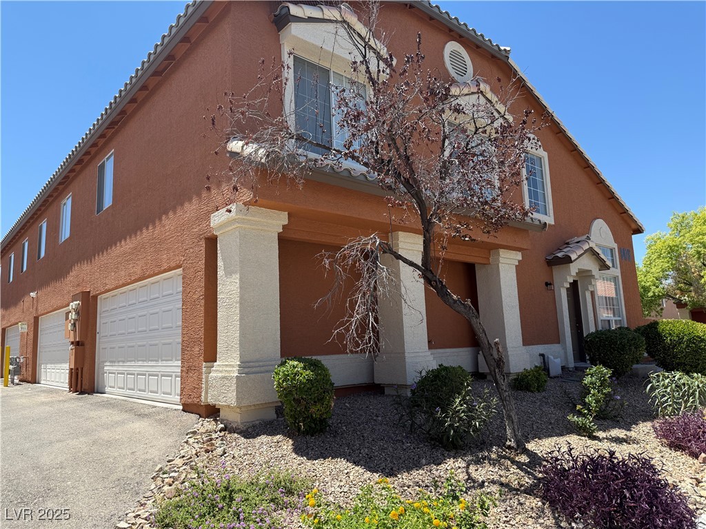 9475 Sand Villa Court Property Photo 1