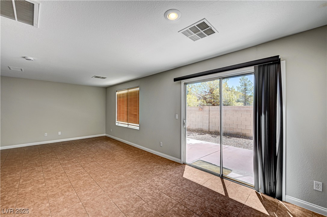 6483 Brook Cottage Lane Property Photo 7