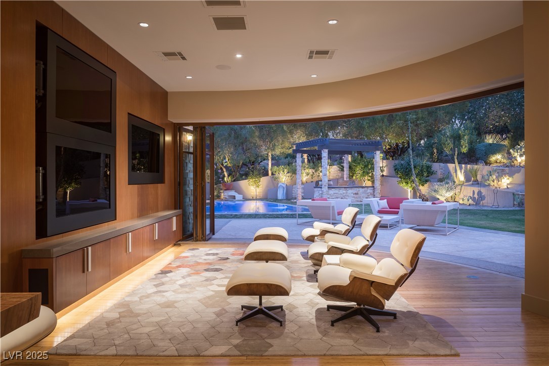 55 Skybird Court Property Photo 9