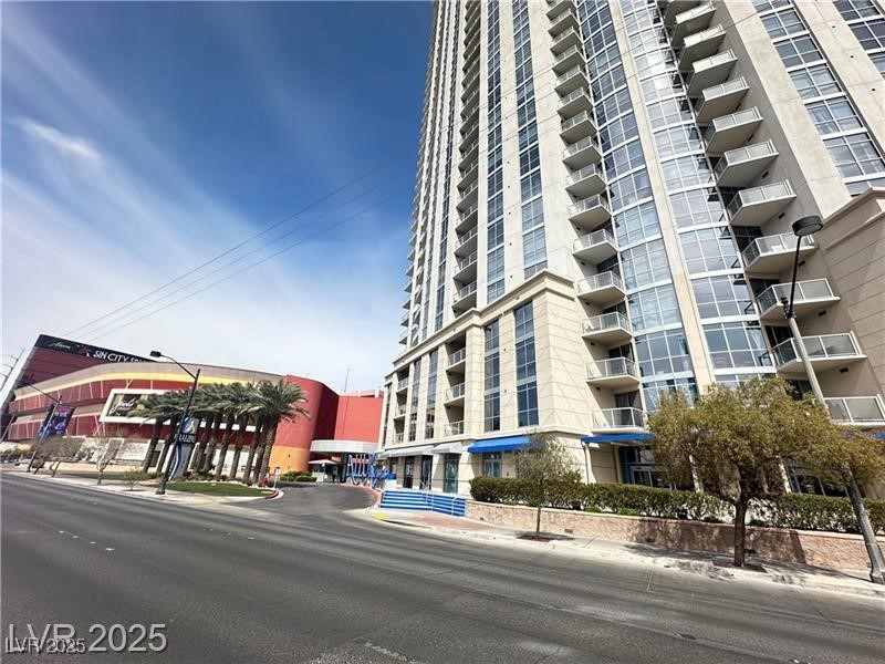 200 West Sahara Avenue 3909 Property Photo 3