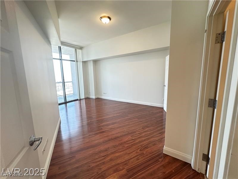 200 West Sahara Avenue 3909 Property Photo 4