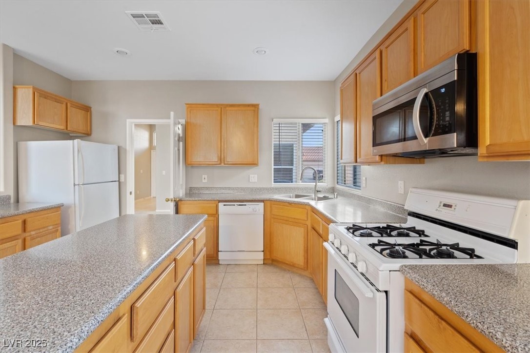 8313 Dawn Breeze Avenue Property Photo 14