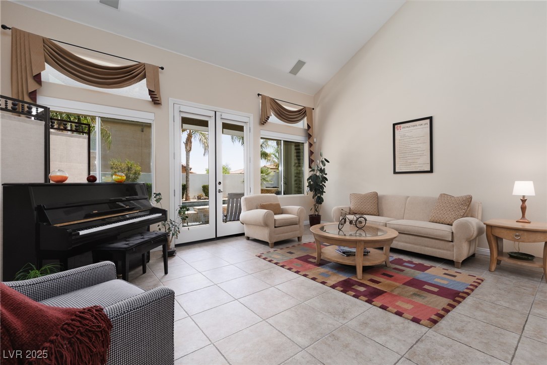 7516 Cliff Peaks Street Property Photo 11
