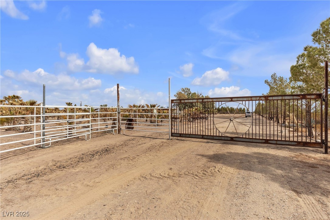 2253 North Saddleback Drive Property Photo 1