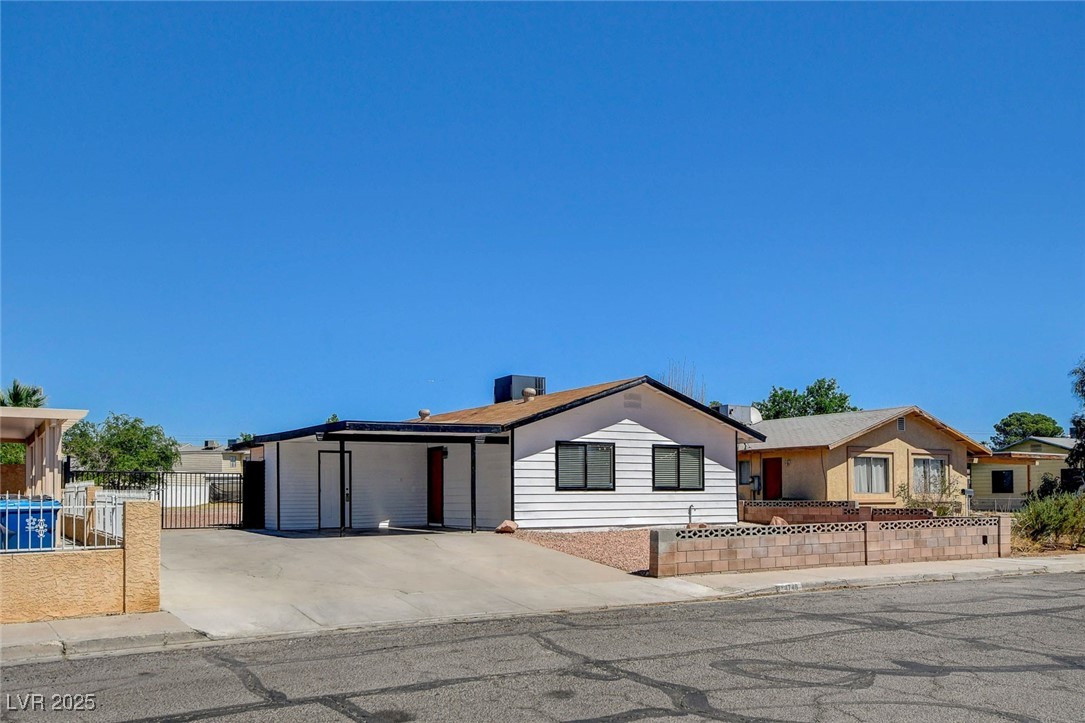 4748 Terra Linda Avenue Property Photo 4