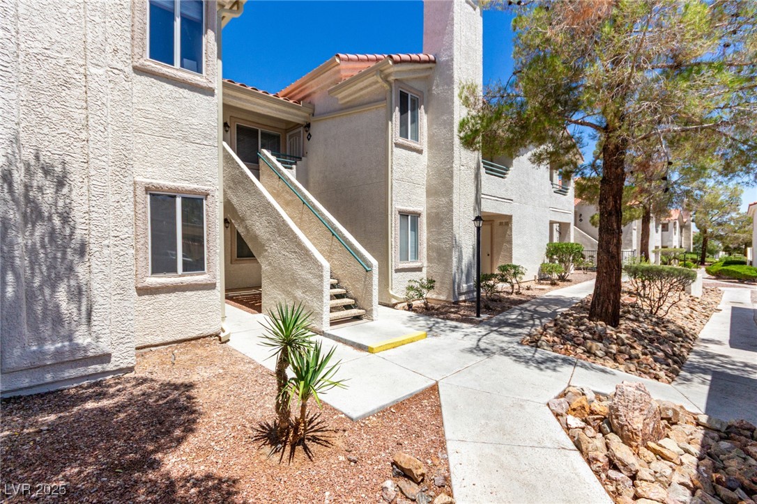 7904 Fossil Creek Lane 204 Property Photo 3