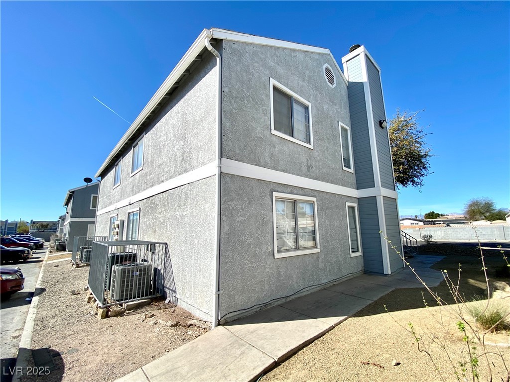 1912 Nebula Drive Property Photo 3