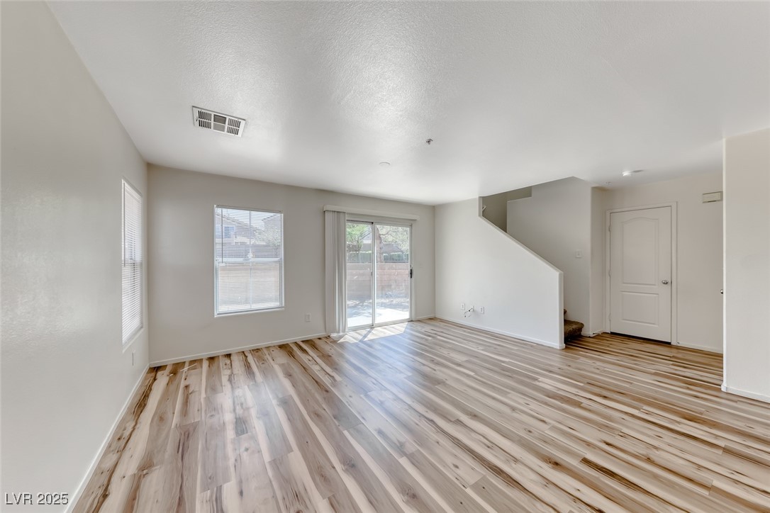 1088 Paradise Coach Drive Property Photo 4