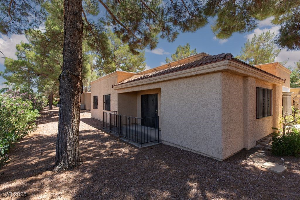 2851 South Valley View Boulevard 1021 Property Photo 4
