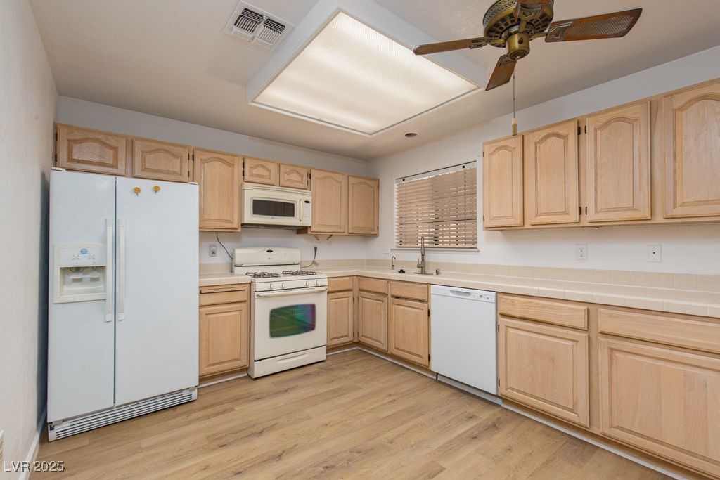 2851 South Valley View Boulevard 1021 Property Photo 10