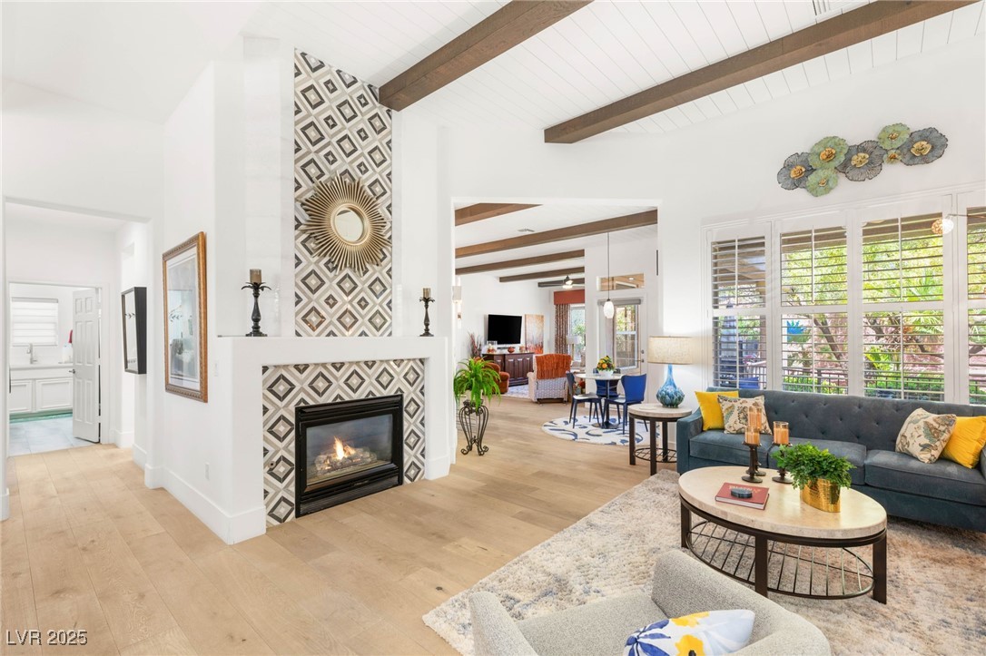 10404 Long Leaf Place Property Photo 4