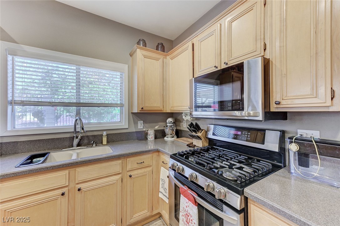 2527 New Salem Avenue Property Photo 15
