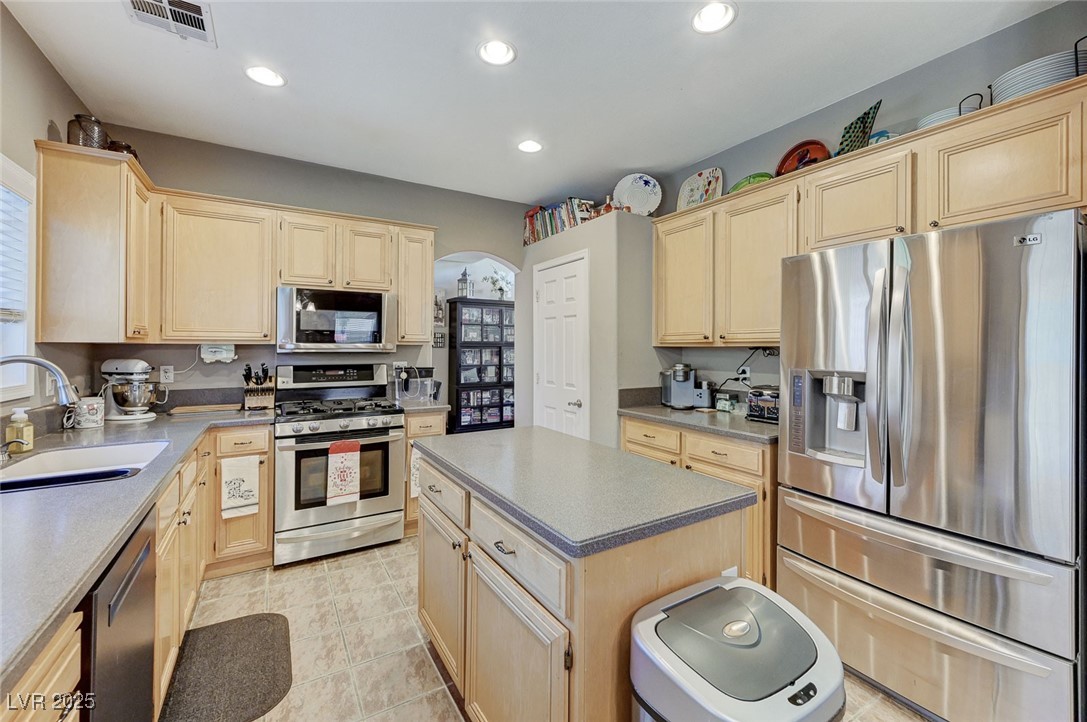 2527 New Salem Avenue Property Photo 19