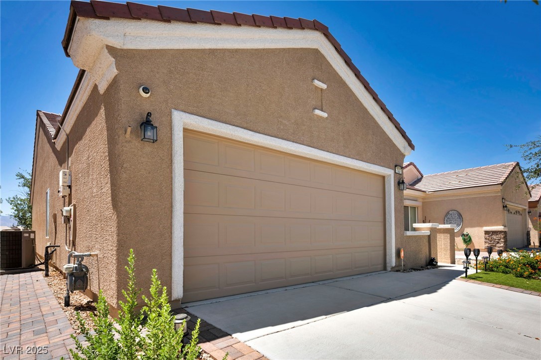 7537 Chaffinch Street Property Photo 8