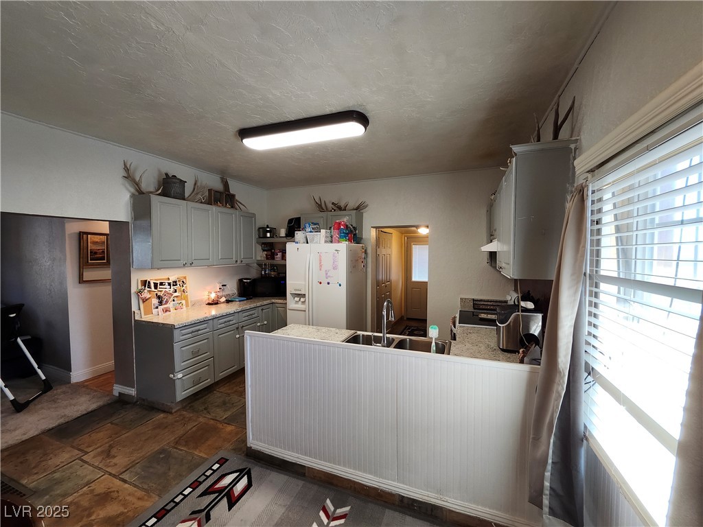 23 North Avenue B Property Photo 5