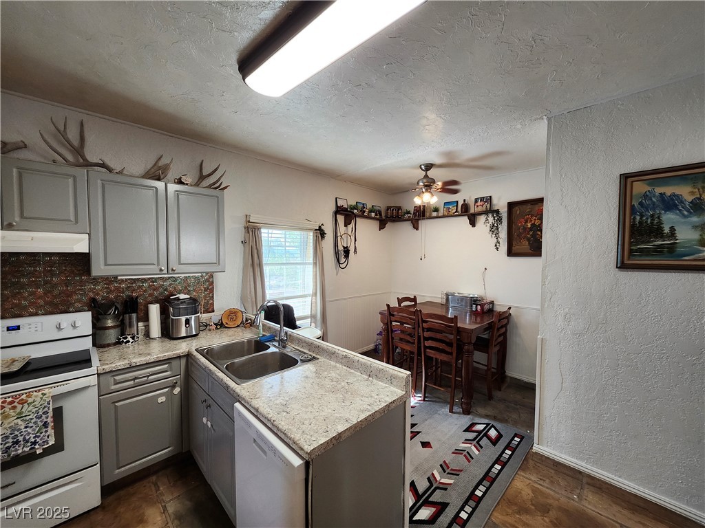 23 North Avenue B Property Photo 8