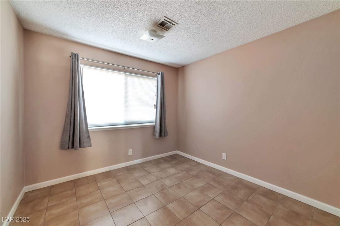 8700 Isola Drive Property Photo 32