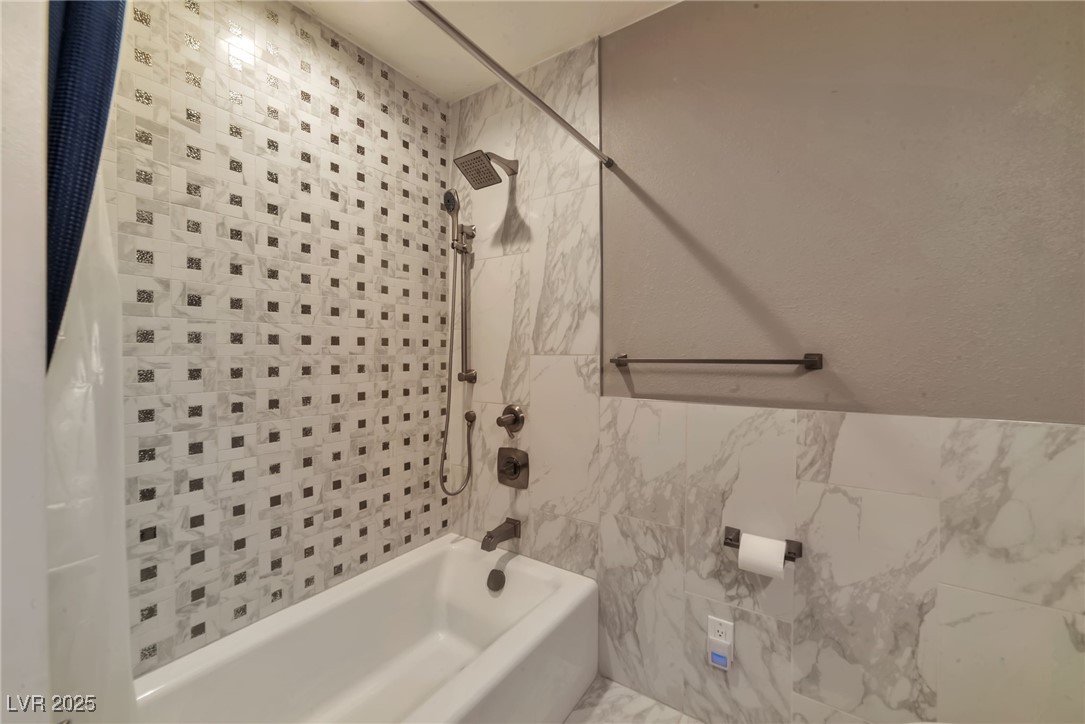 8700 Isola Drive Property Photo 36