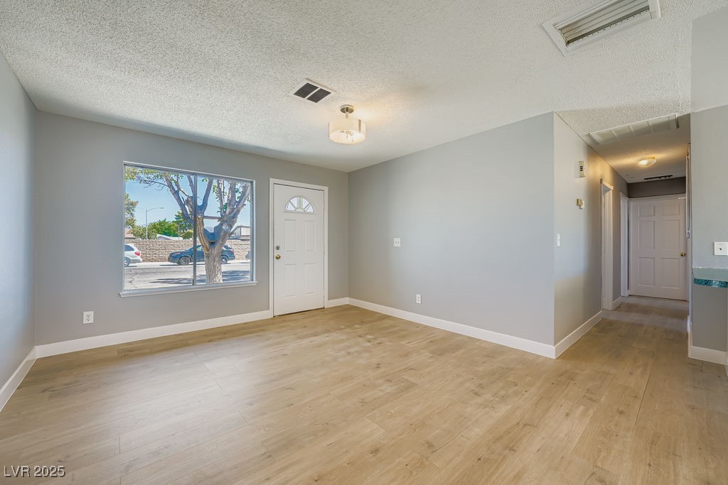 5813 Condor Avenue Property Photo 6