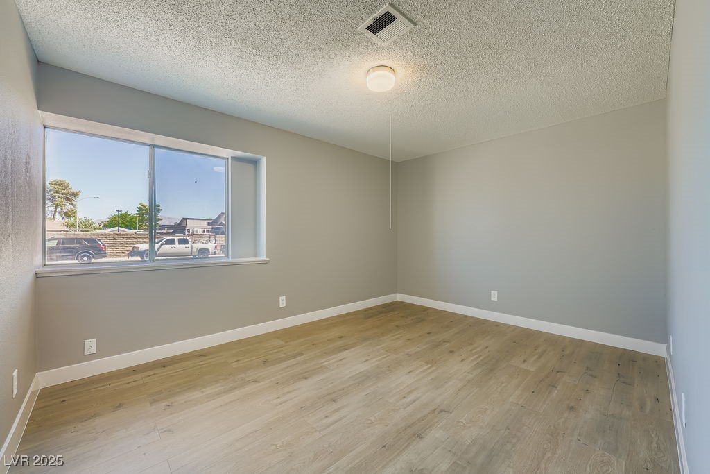 5813 Condor Avenue Property Photo 9