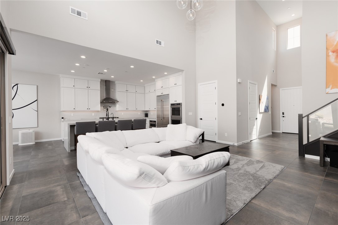 379 Malpaso Street Property Photo 9