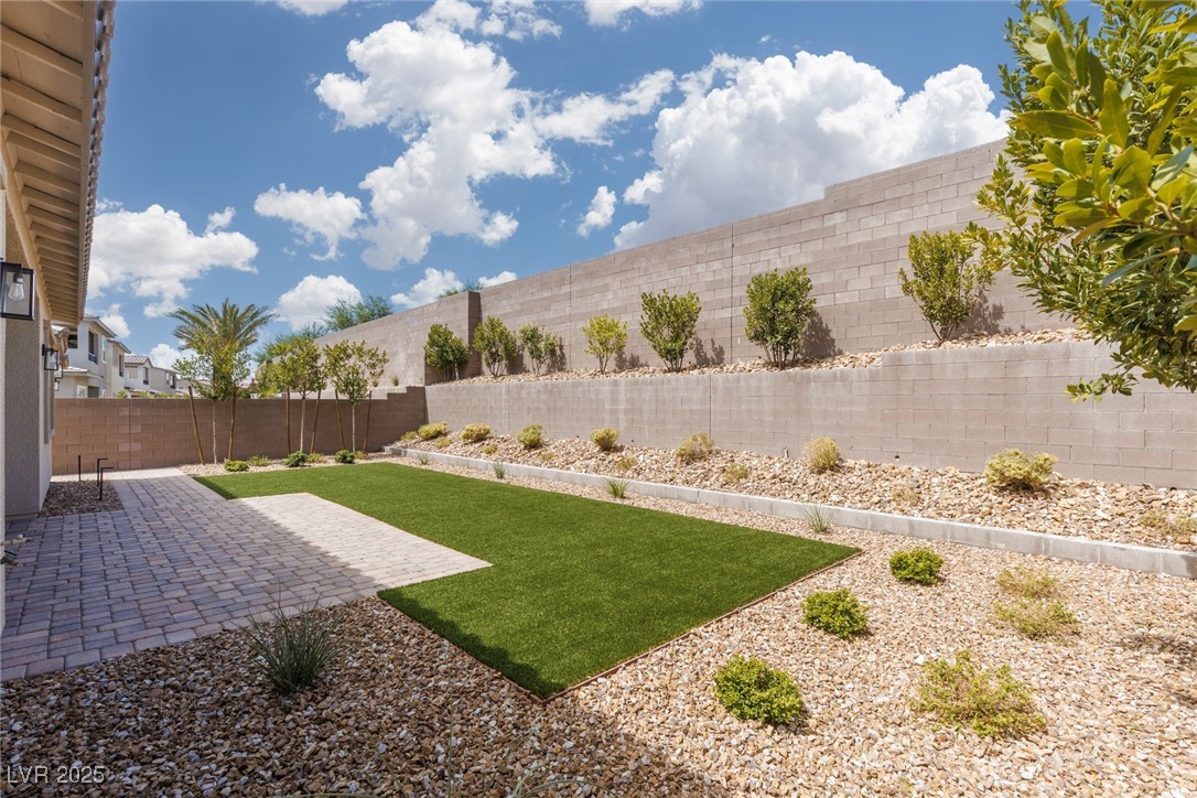 379 Malpaso Street Property Photo 21