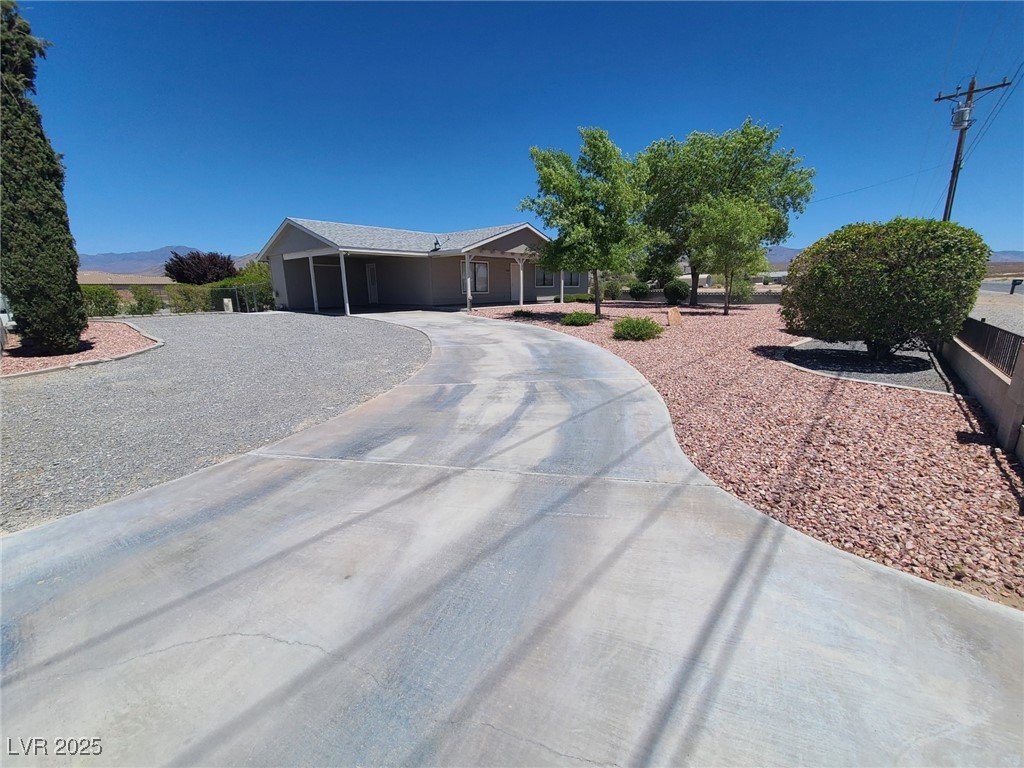 5520 East MANSE