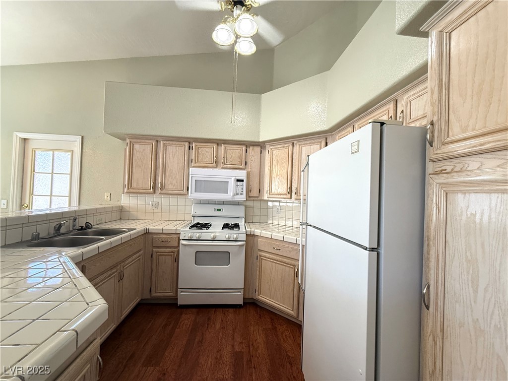 5225 Reno Avenue 217 Property Photo 8